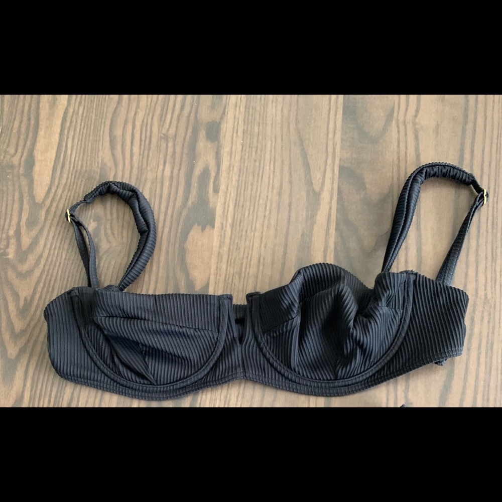 Monday swimwear Clovelly top